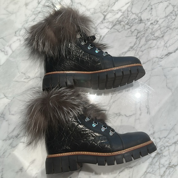 Regina-Tessa Fox trim Boots - Picture 5 of 7